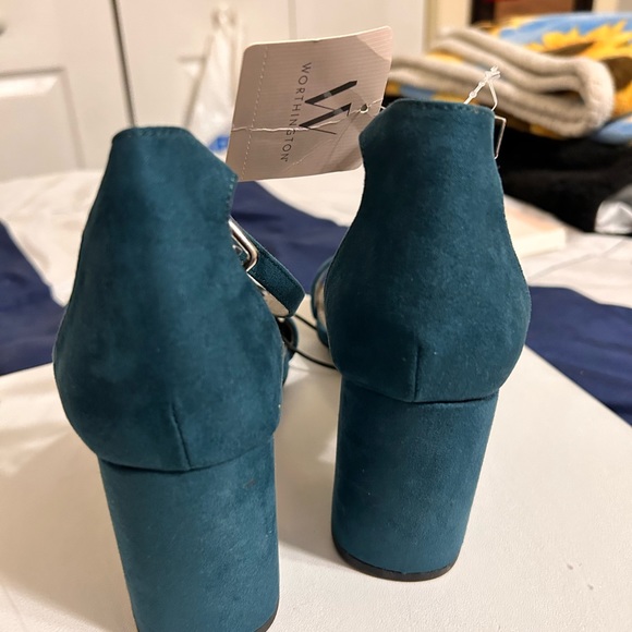 Windsor Forest Green high heels ! - Picture 4 of 5